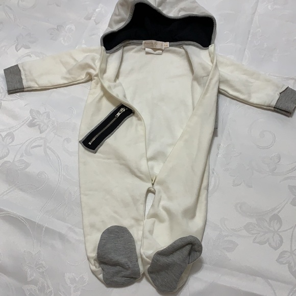 Onesie from Paris & a fuzzy sleeper - Picture 3 of 6